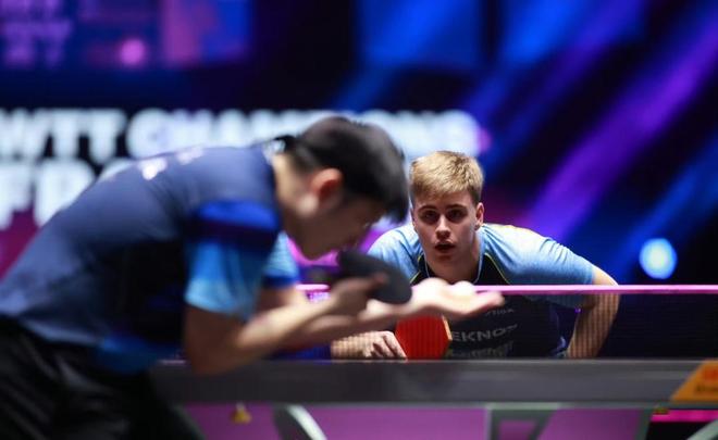 联手合作 联手合作